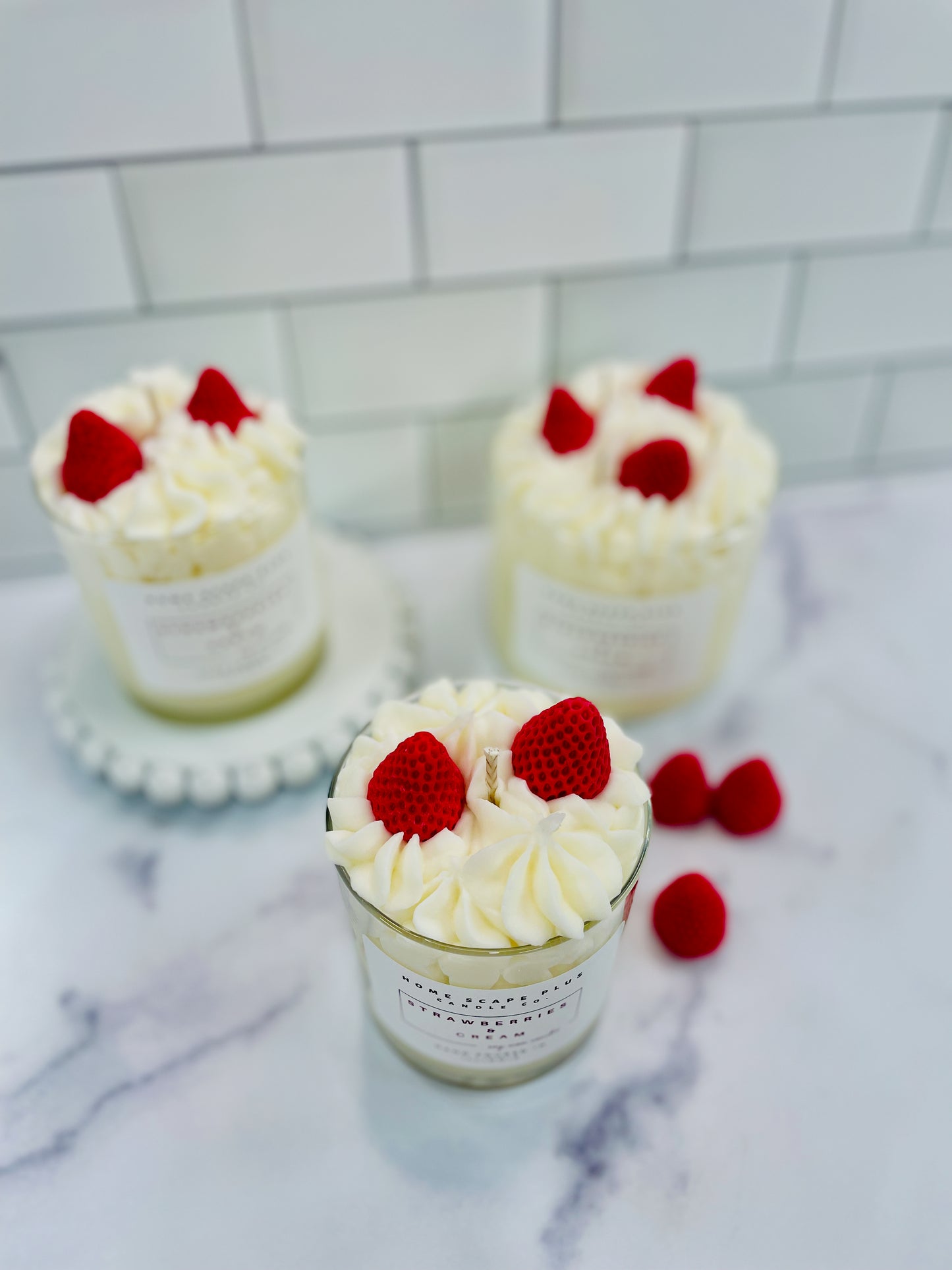 Soy Wax Candle/Strawberries & Cream 11oz